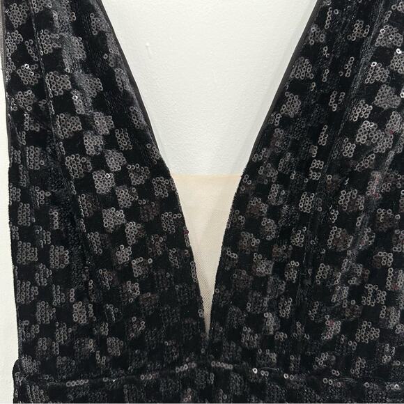 Michael Costello x Revolve Emmanuella Black Sequin Gown With Front Slit. - Picture 7 of 12